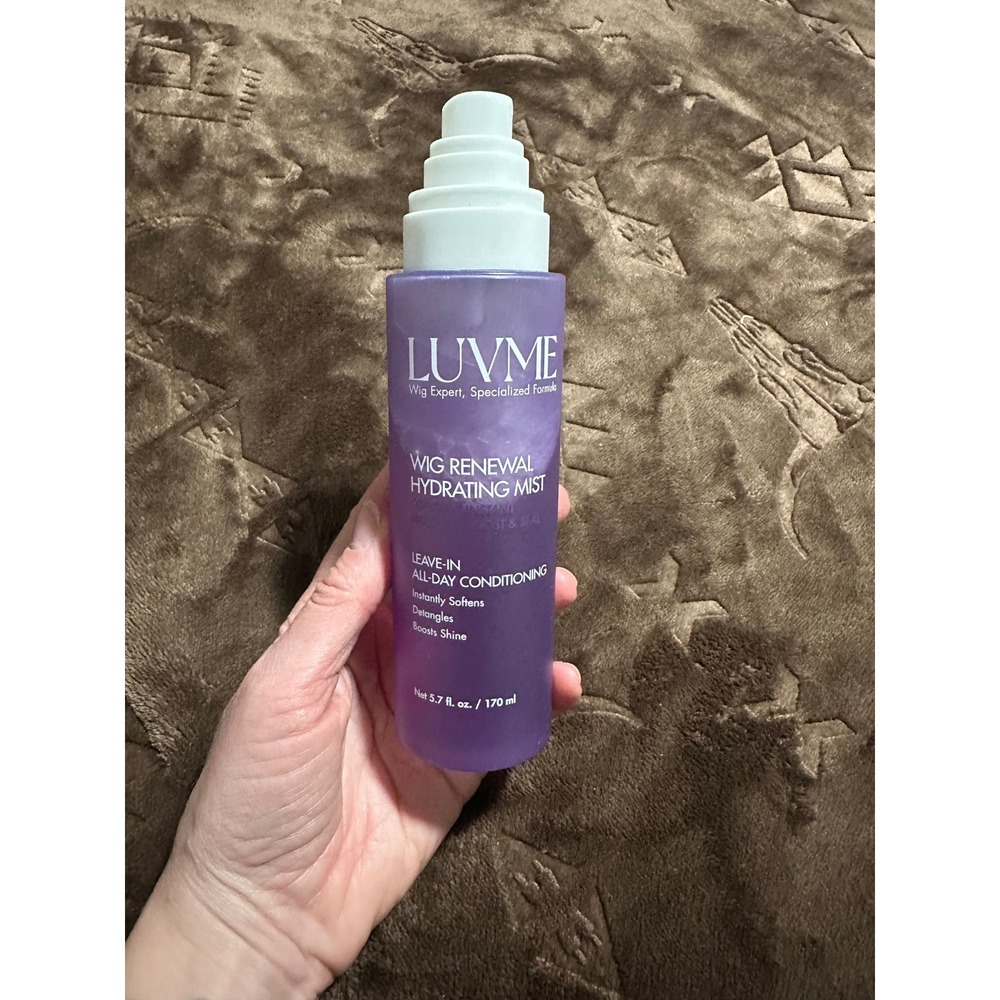 Luvme Wig Renewal Hydrating Mist 5.7oz with mirror in pouch